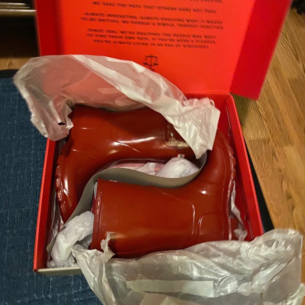 Hunters rain boots